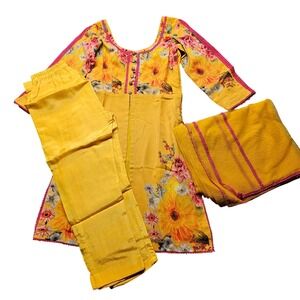 NWOT Yellow Floral Salwar Kameez 3 Piece Set Sunflower Pink Lace Trim Tunic Pant